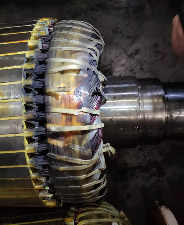 一臺被燒毀的防爆電機 一臺被燒毀的防爆電機