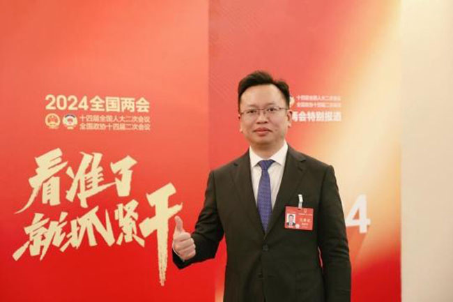 圖為全國(guó)人大代表、科力爾董事長(zhǎng) 聶鵬舉